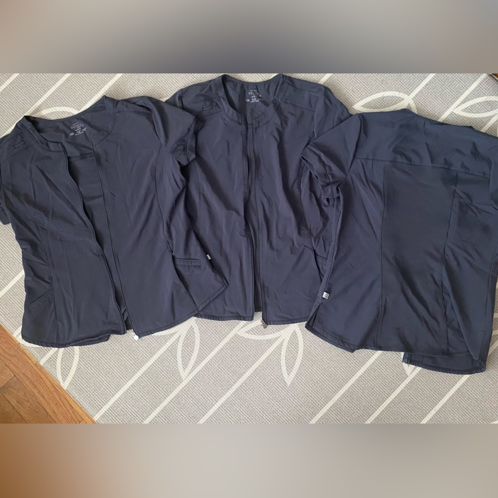 Cherokee infinity short sleeve scrub jacket